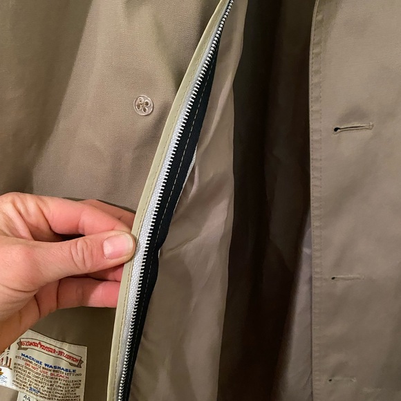 Misty Harbor Mens Khaki Trench Rain Coat Size 44 Reg Classic Core Tan Zip In - Picture 4 of 6